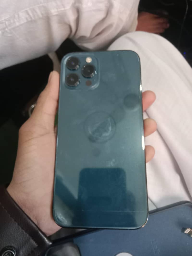 iPhone 12  Pro Max 5