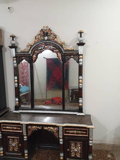 Mirror. . Dressing table