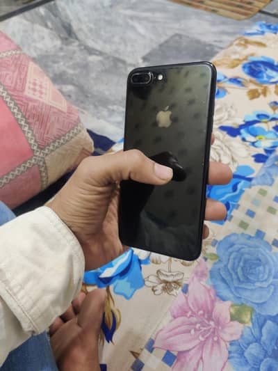 I phone 7 Plus 128gb pta approved total genuine exchange possible