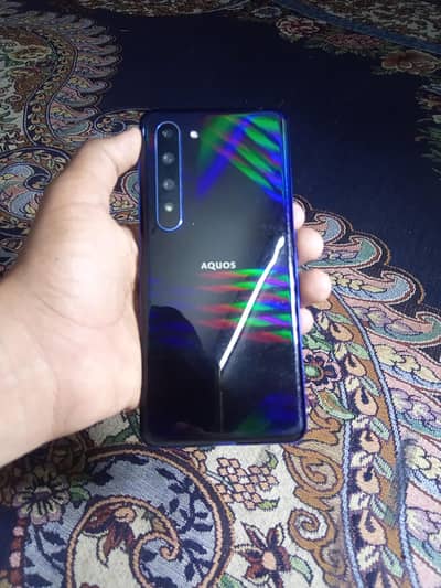 Aquos r5g non pta only glass crack