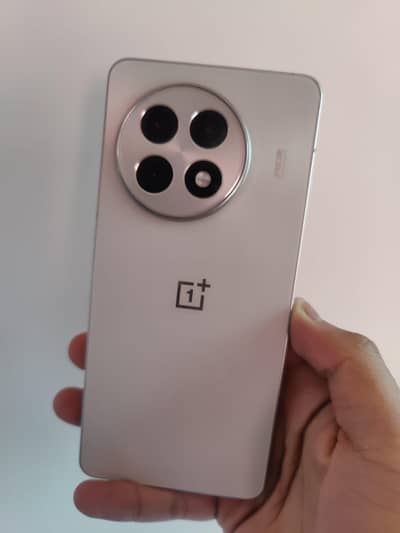 one plus Ace 5 (13r)