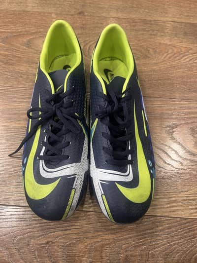 Football boots/studs