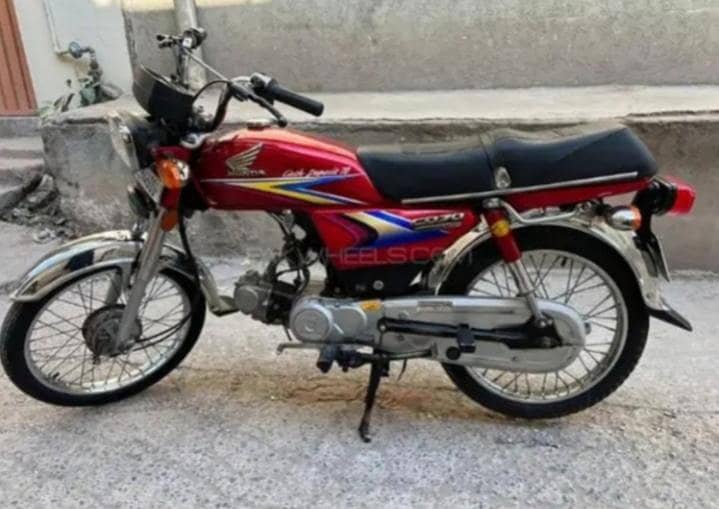 ہونڈا سی ڈی 70 سی سی بائیک 3