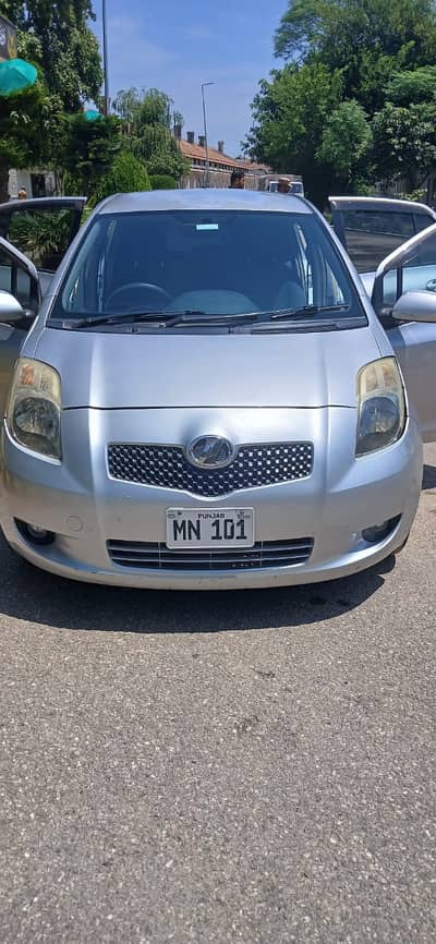 Toyota Vitz F 1.3 2005