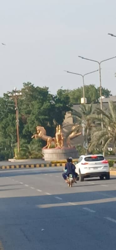 6 marla corner plot all dues clear for sale in park view city Lahore.