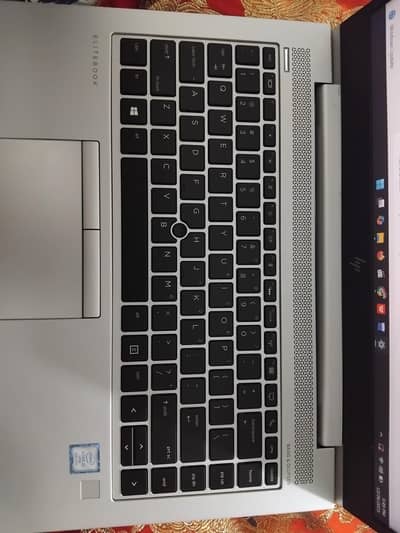 hp corei5 8 generation 16/256