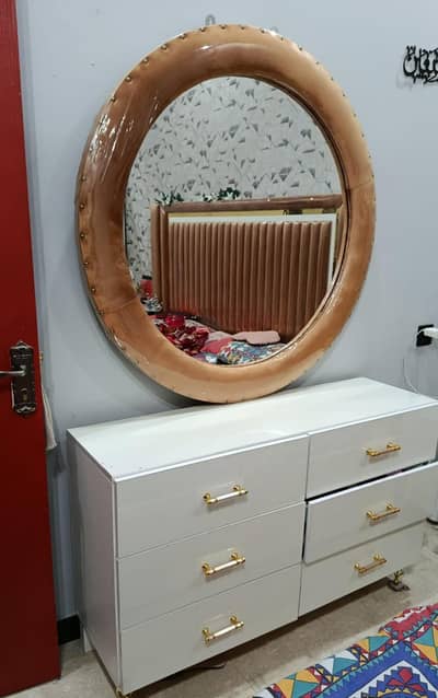 dressing table with 6 draw and mirror