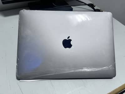 Mac Book Pro 16 core i5