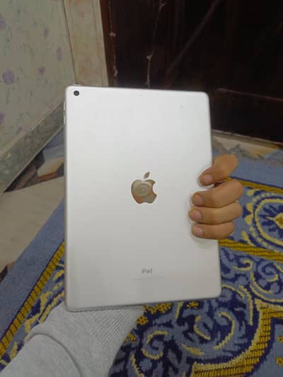 I pad 5th generation 32gb all ok exchange possible