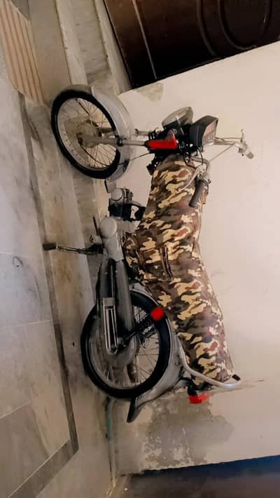 Super star bike 70cc arjent sale all documents clear hin