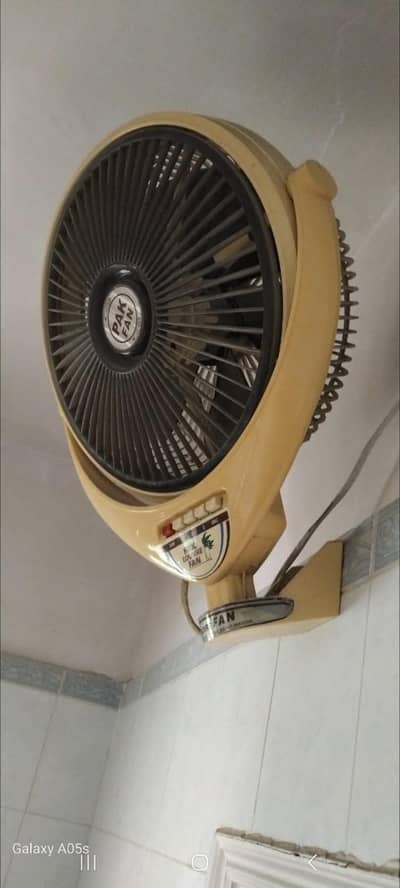 USED PAK FANS LOUVER BRACKET (QUANTITY 3 FANS)