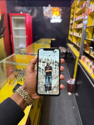 Iphone 11 pro 64gb FU Rs35k