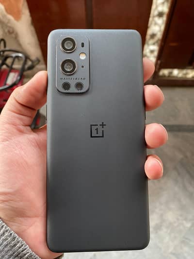 One plus 9 pro 10/10 scarchless condition