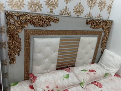 bed set bilkul naye jesa