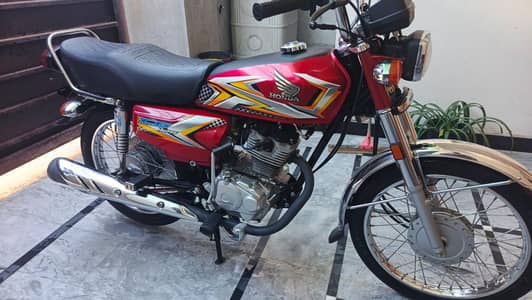 Honda 125 2025 model for sale location bhone road muzalfatown