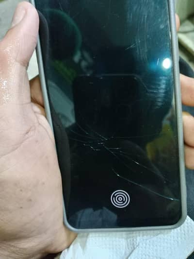 touch crack hai Baki phone all okay hai Koi ishu nahi hai box nahi hai