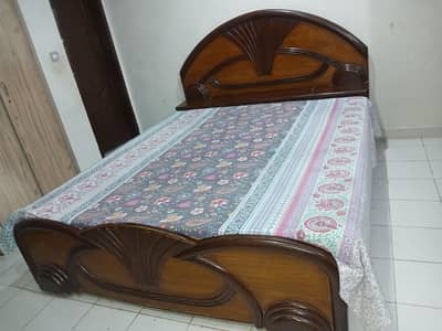 king bed with mattress