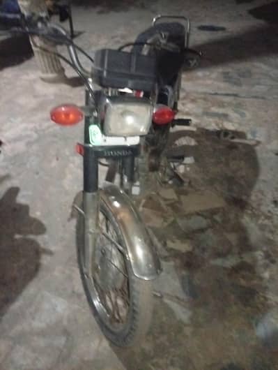 honda CG 125 2017 model urgent for sale 03280605356