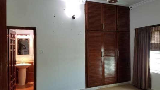 UPPER PORTION FOR RENT IN F-6