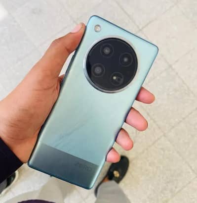 Infinix zero 40 8+8/256 with box charger