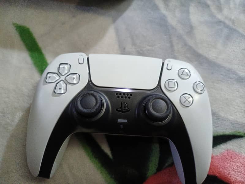 PS5 CONTROLLER 0