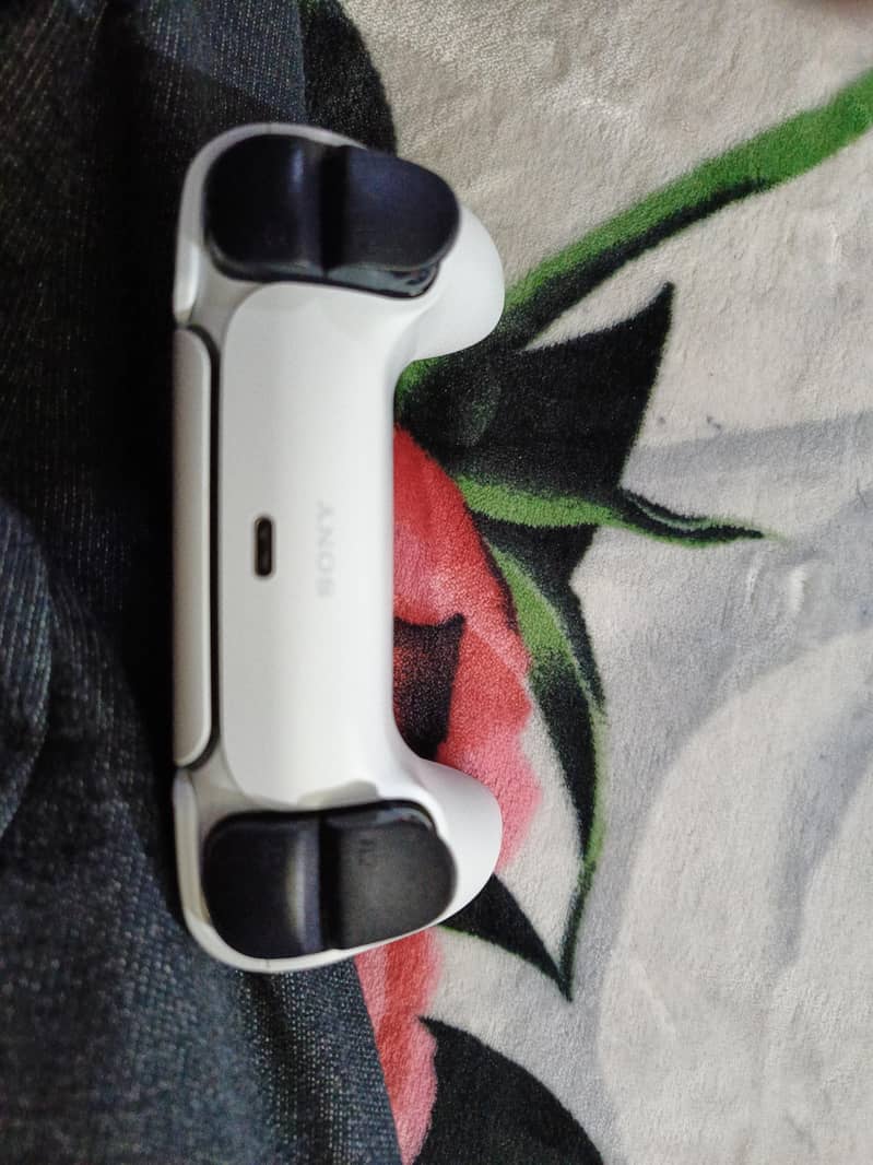 PS5 CONTROLLER 1