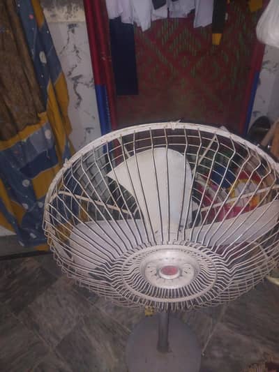pedestal fan old used challtah ha sai