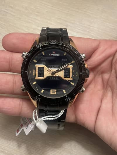 NAVIFORCE NF9182. (UNTOUCHED)