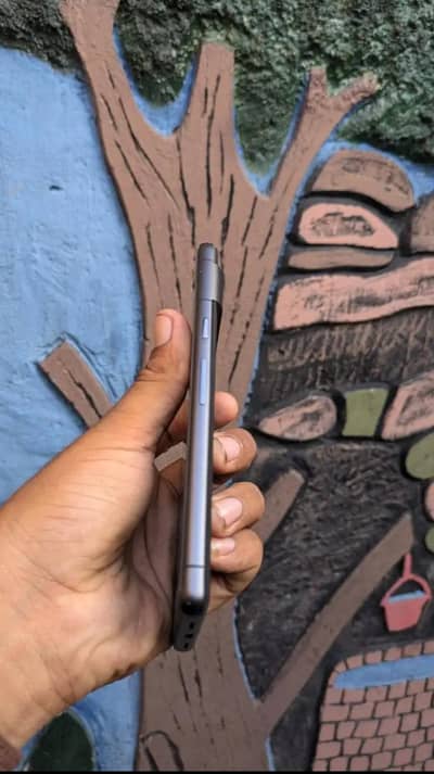 google pixel 7 back break hai or lens bki total orgnal mobile hai