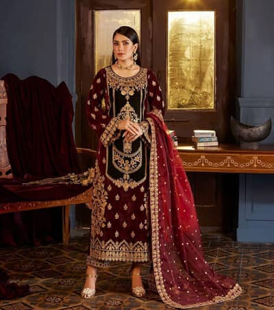 Zainab chuttani velvet suits