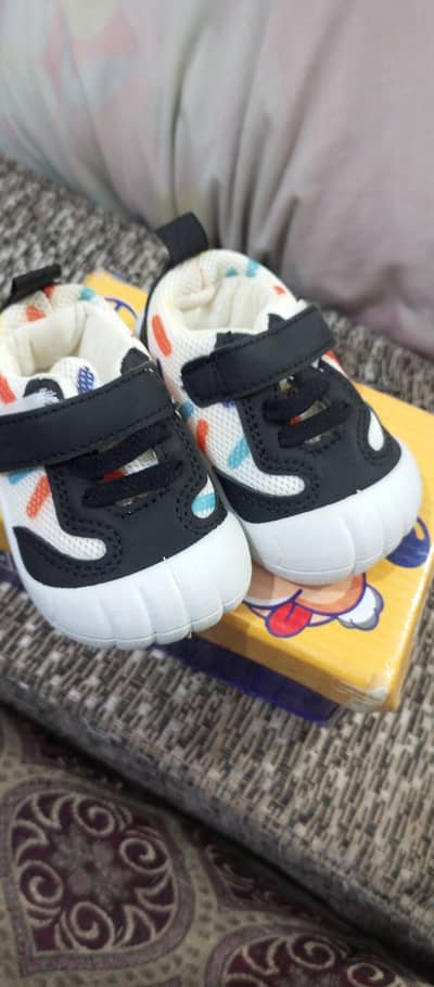 baba shoes Black nd white