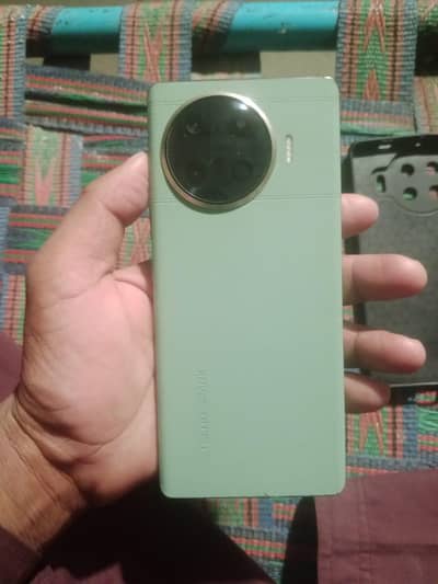 Tecno spark 20 pro plus