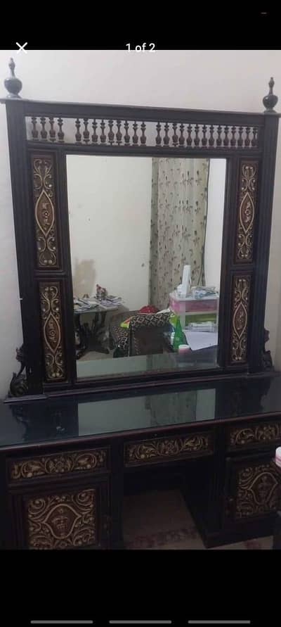 Dressing table For sale