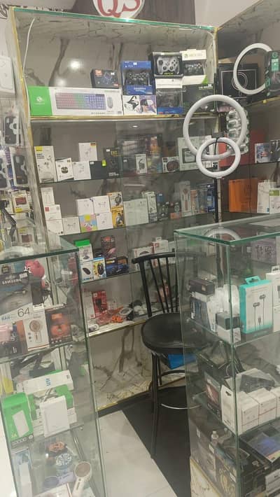 2 Counters + 2 Racks Full Glass full Lock System at Mall New Condition