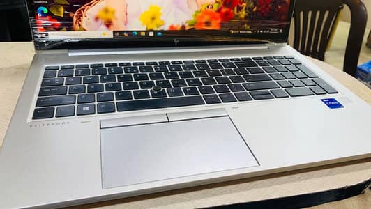 hp 850 | G8 laptop | i7 11th gen | 16gb ram | 256gb ssd | hp 250 g7