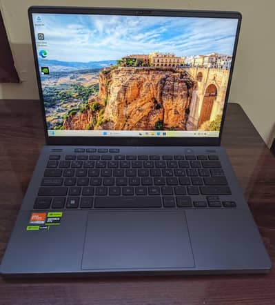 Asus ROG Zephyrus G14 - Ryzen 9 7940HS | 32GB RAM | RTX 4060 | 1TB SSD