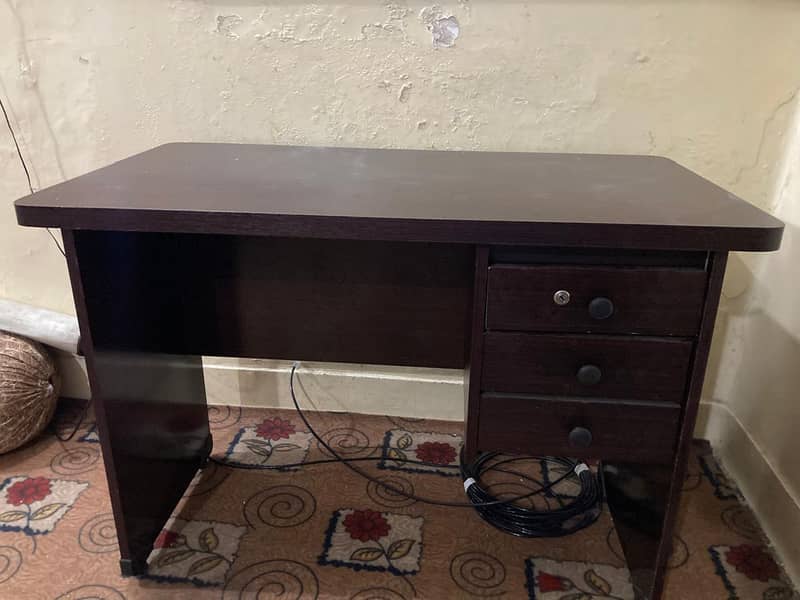 COMPUTER TABLE / STUDY TABLE / OFFICE TABLE 0