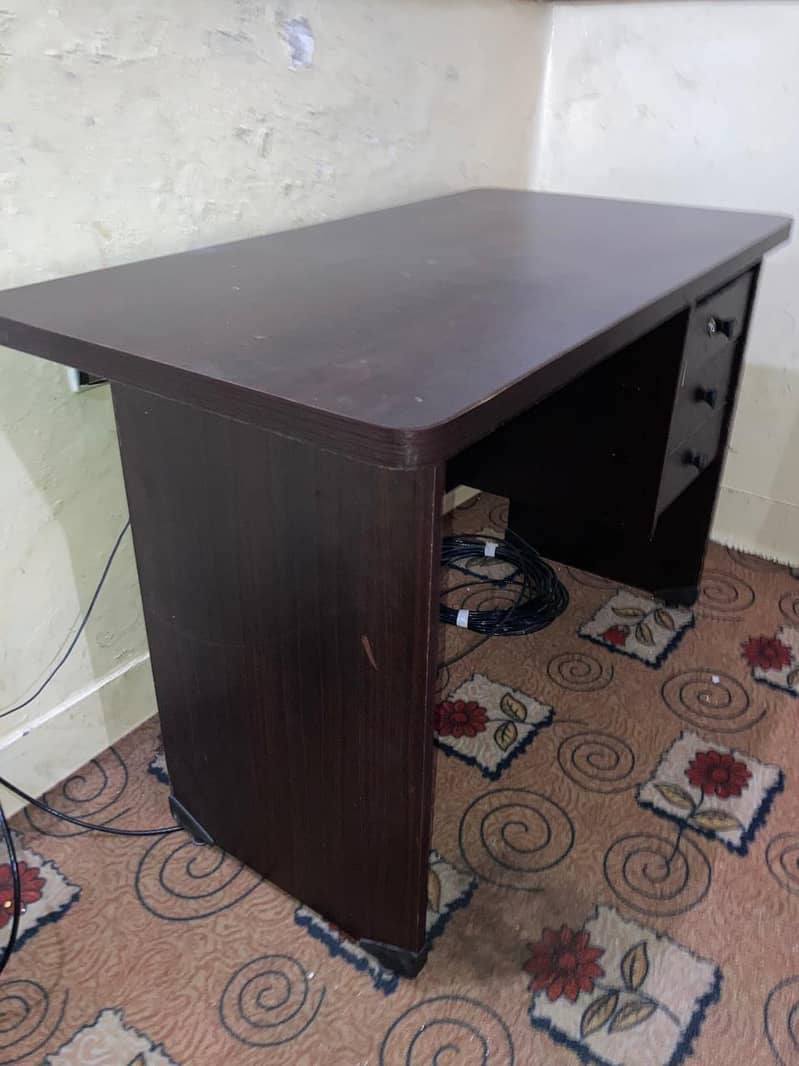 COMPUTER TABLE / STUDY TABLE / OFFICE TABLE 1