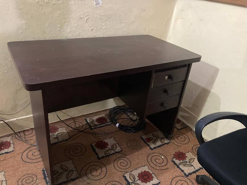 COMPUTER TABLE / STUDY TABLE / OFFICE TABLE 2