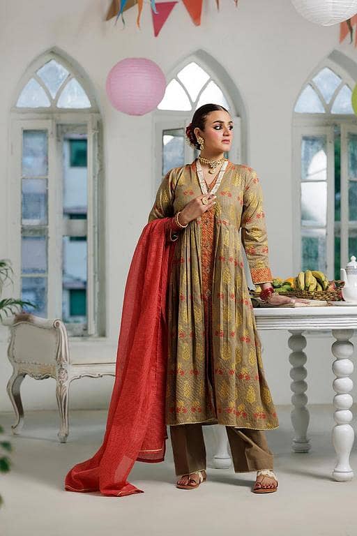 LBD-02992 | Beige & Multicolor | Casual Plus 3 Piece Suit | Cotton Dobby Dye over Gold Print