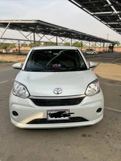 Toyota passo pearl white 2023