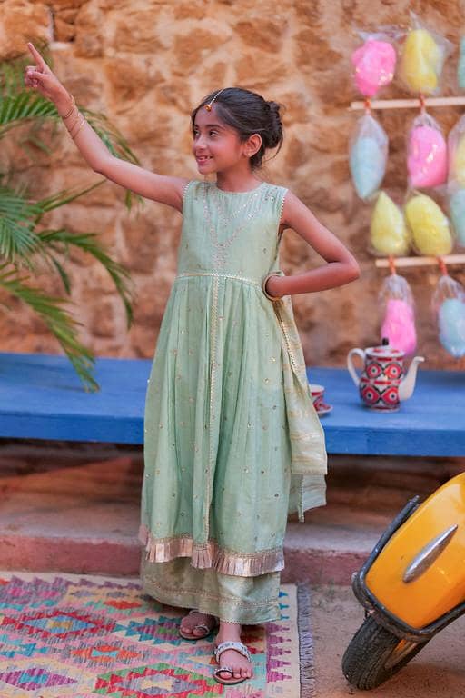 KDD-02764 | Green & Gold | Formal 3 Piece Suit | Chambray Fancy Yarn Fabric