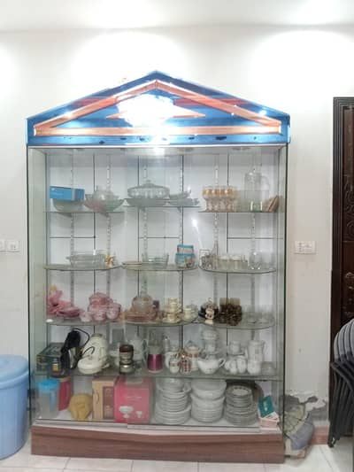Showcase cabinet