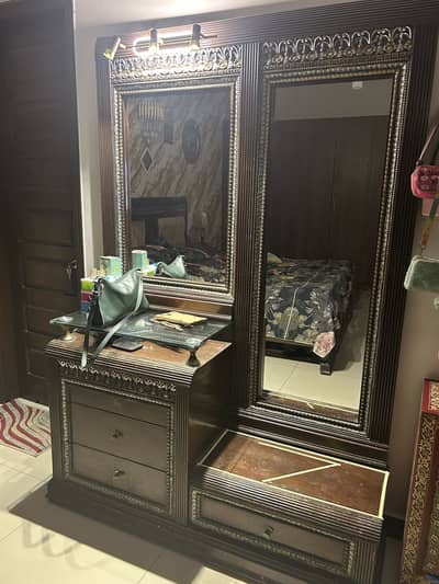 Dressing table