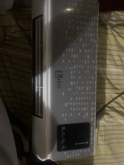 Electric wal mount heater