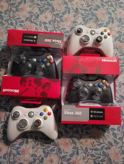 Xbox 360 100 games 4 controllers