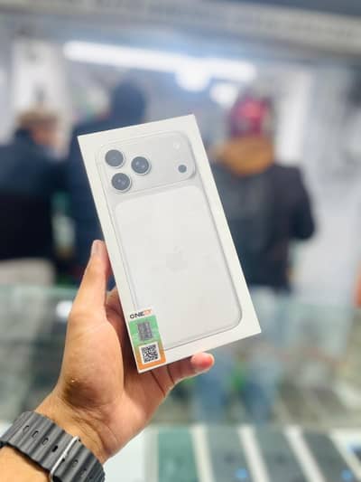 17 pro max 512Gb white -official warranty gnext mercantile box pack