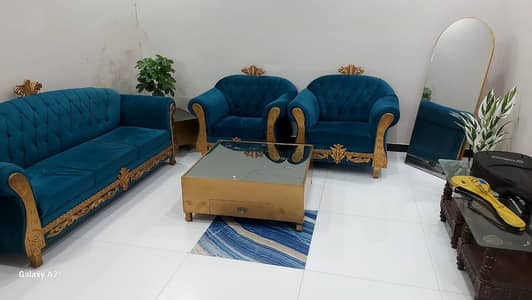 soffa 38 . . .  table 22 Rs