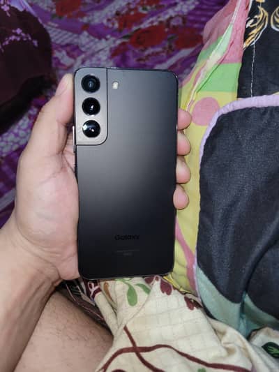 Samsung S22 Non PTA single sim. only Tiny green dot. Exchange and sale