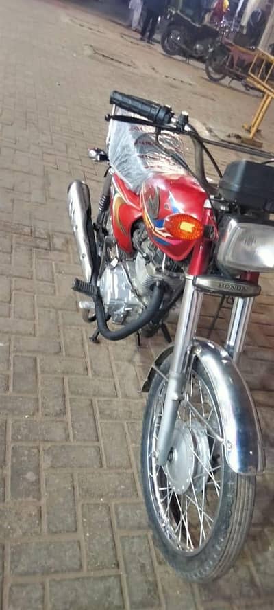united 125cc for sale urgent Lash condition 10buy10 all Karachi no ok